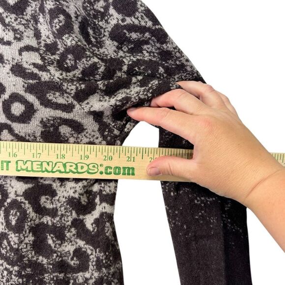 New Chico's Women's 100%Wool Knit Animal Print Ombre Open Cardigan Size 2 large - Picture 9 of 16